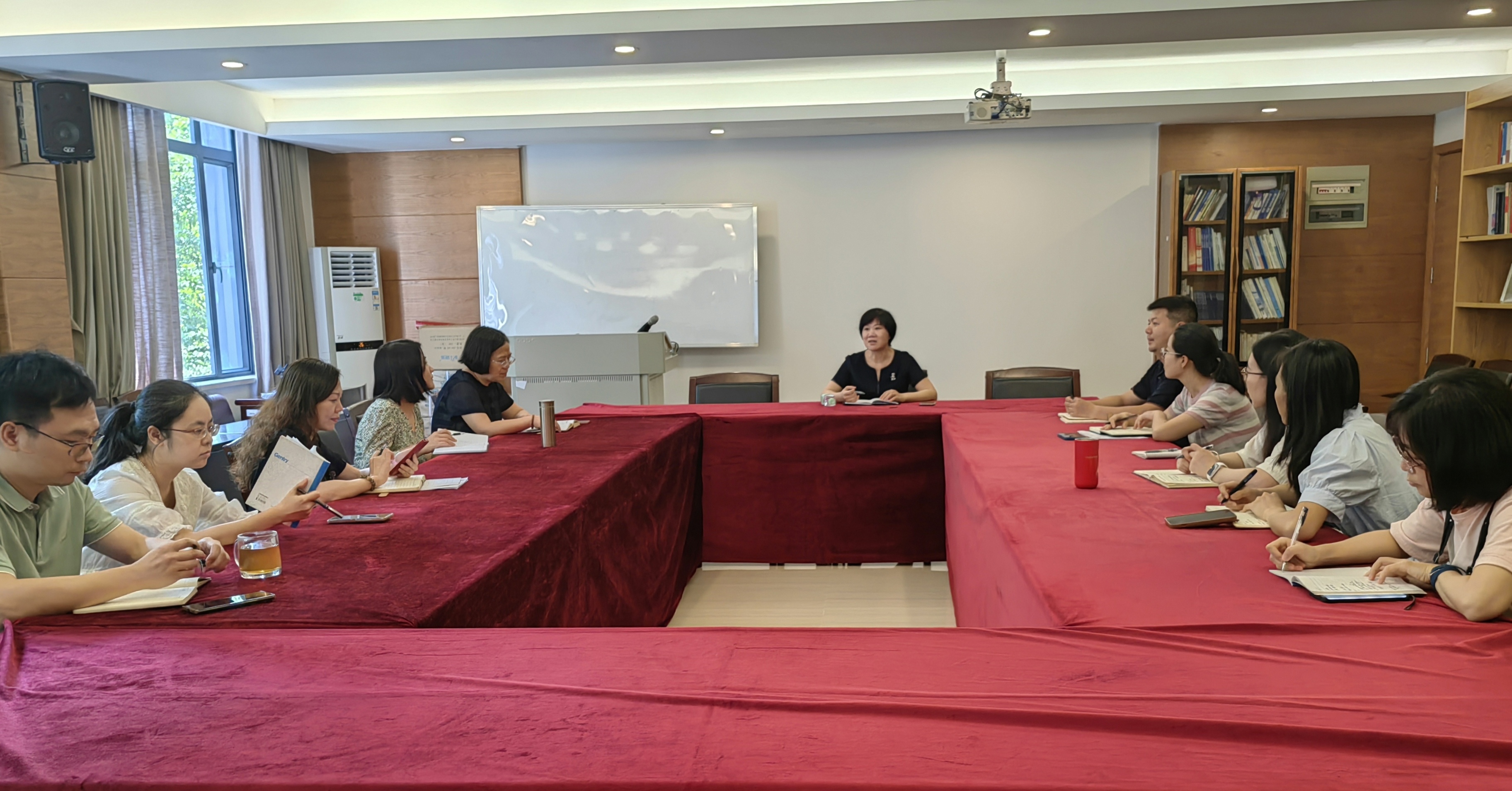 廣東省總工會干部學(xué)校召開新學(xué)期第一次工作推進(jìn)會.jpg 廣東省總工會干部學(xué)校召開新學(xué)期第一次工作推進(jìn)會.jpg
