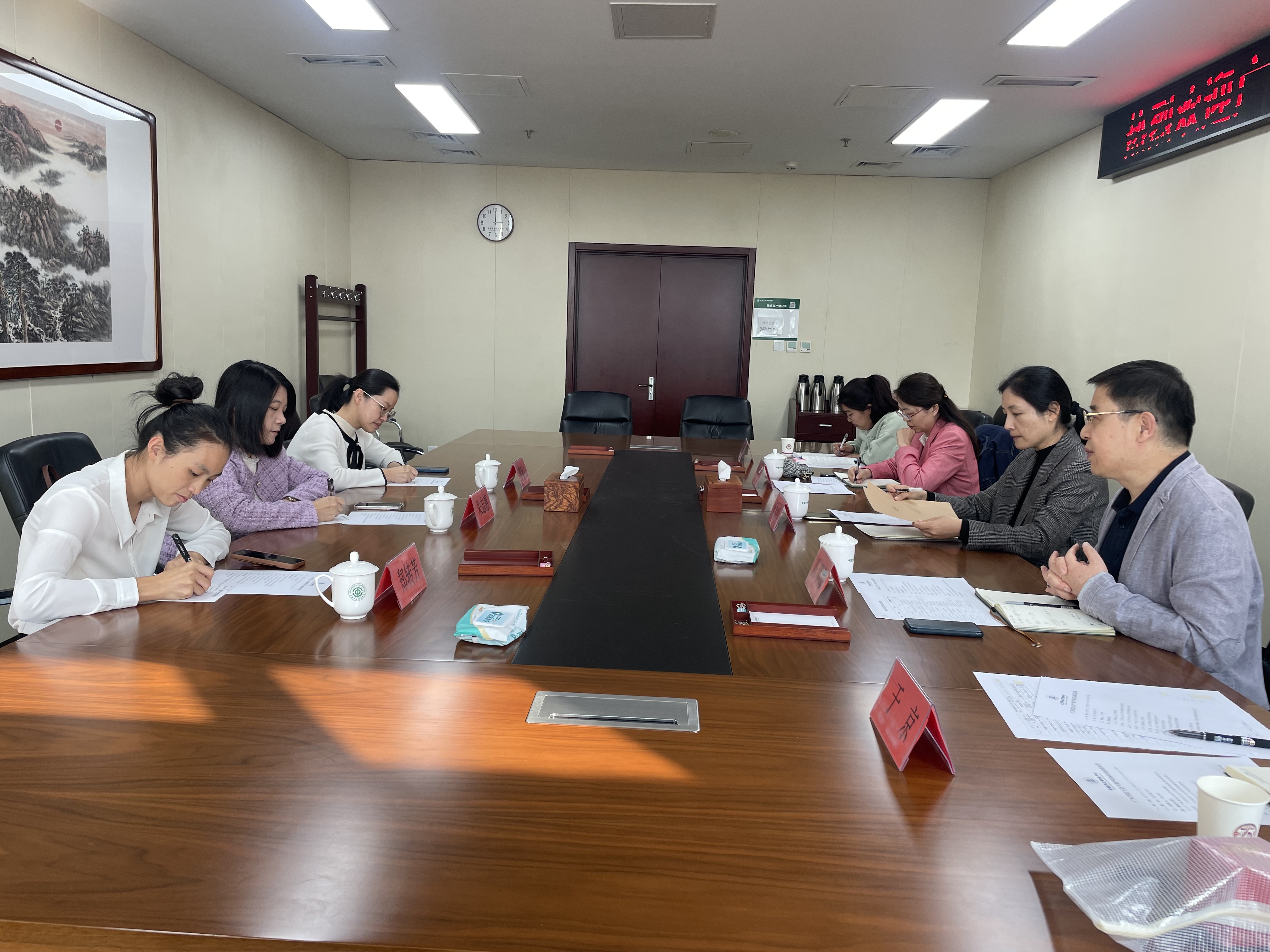 中國勞動關系學院學習交流2.jpg 中國勞動關系學院學習交流2.jpg
