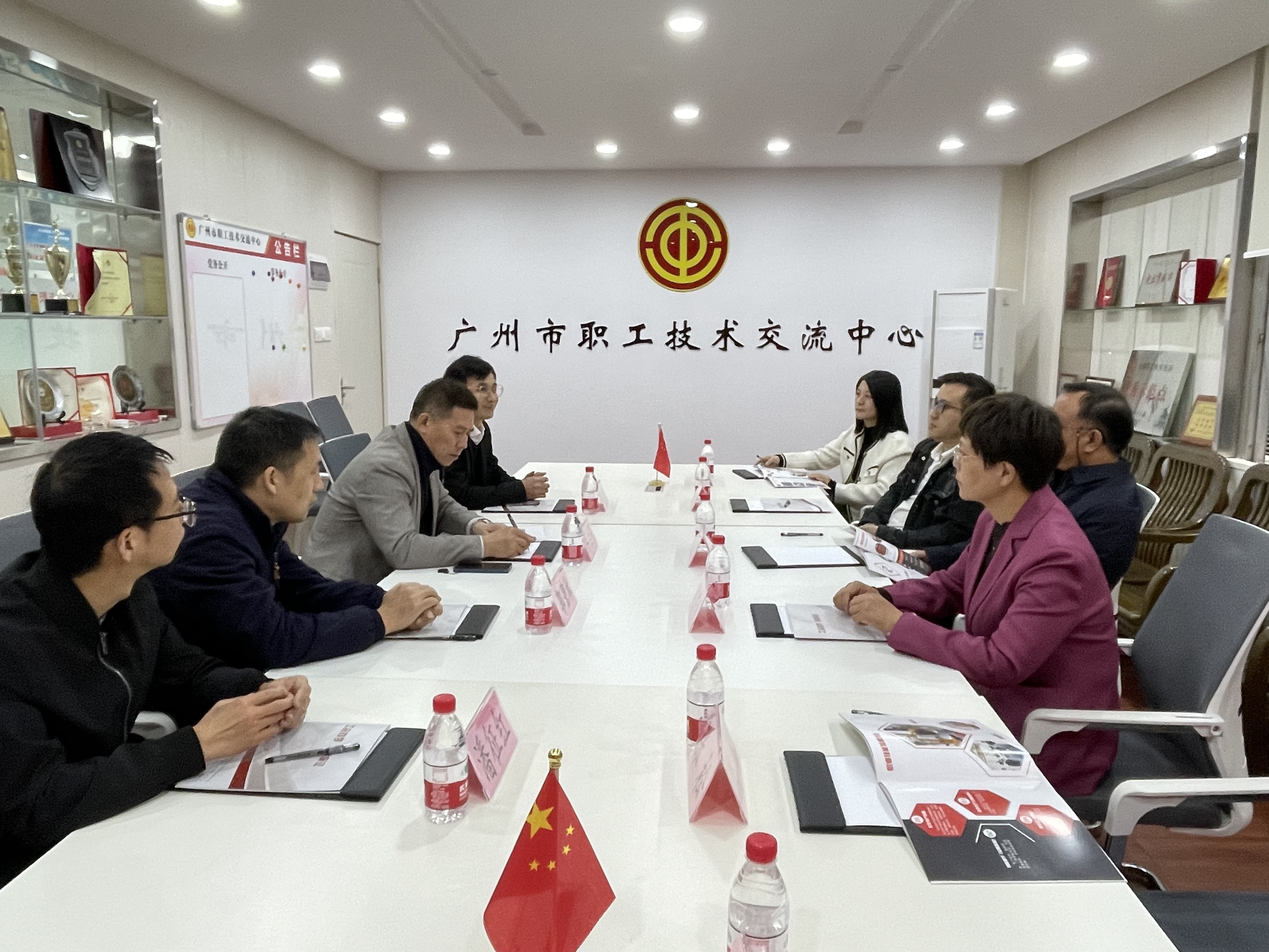 貴州省總干校一行到我校交流調(diào)研4.jpg 貴州省總干校一行到我校交流調(diào)研4.jpg